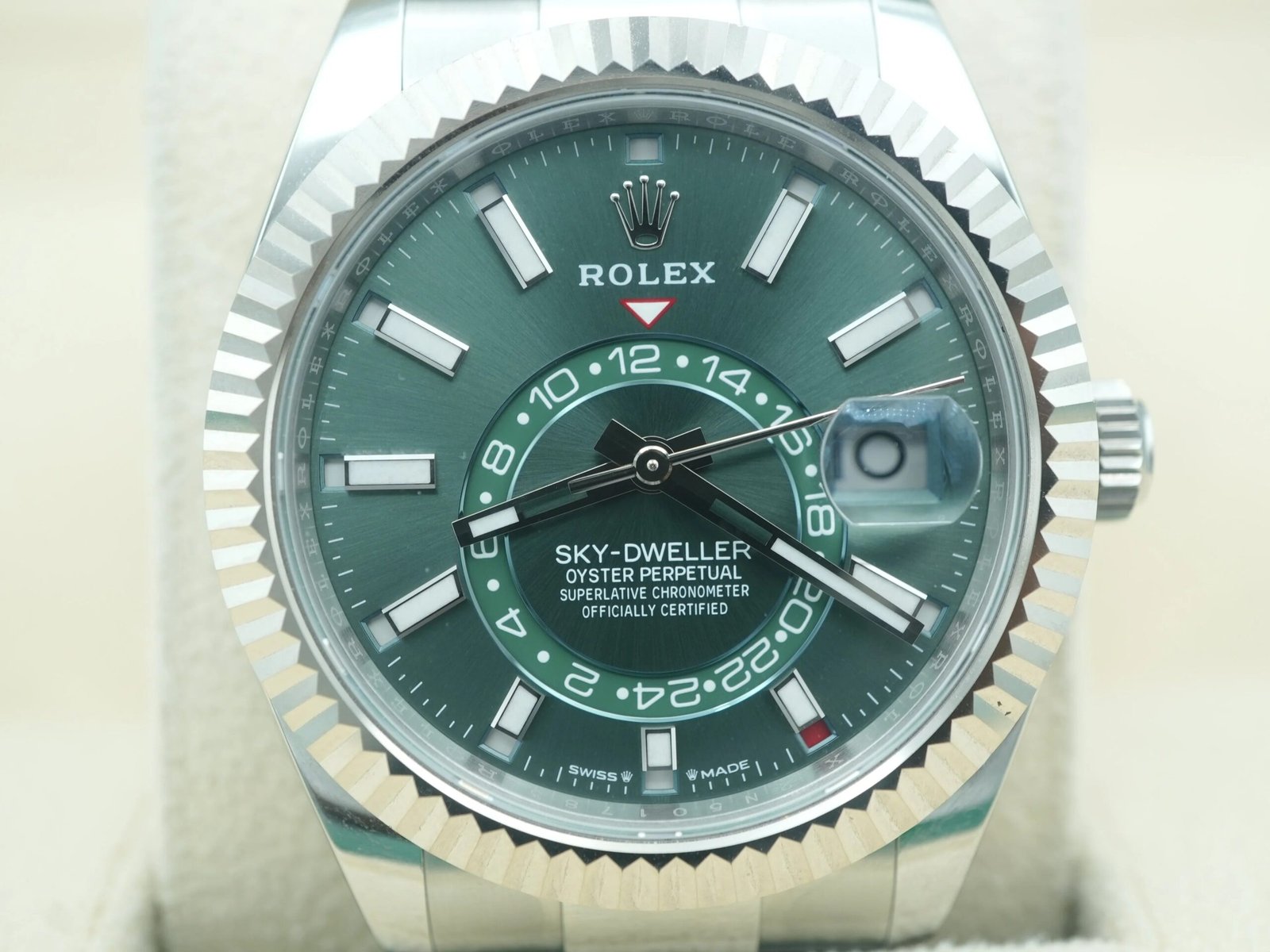 Rolex Sky-Dweller 42 mm / Gold Green Dial – Image 7