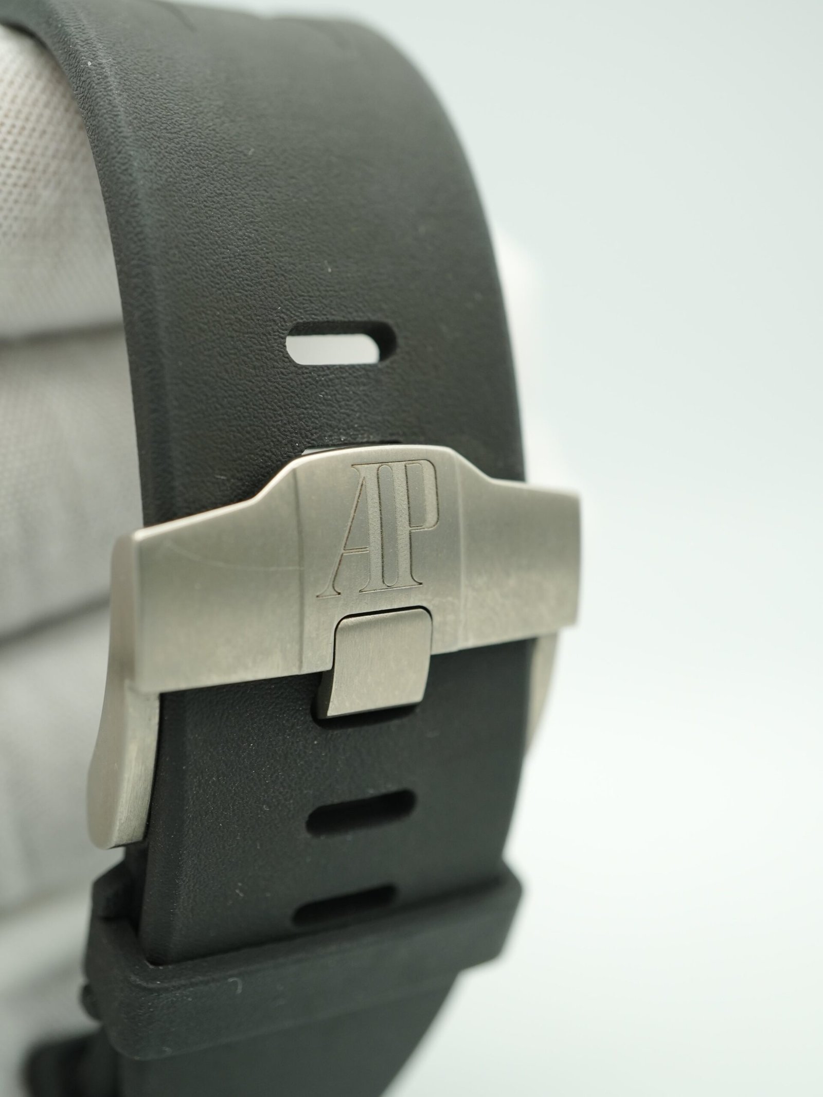 Audemars Piguet Royal Oak Offshore 44 mm / Titanium Slate – Image 5